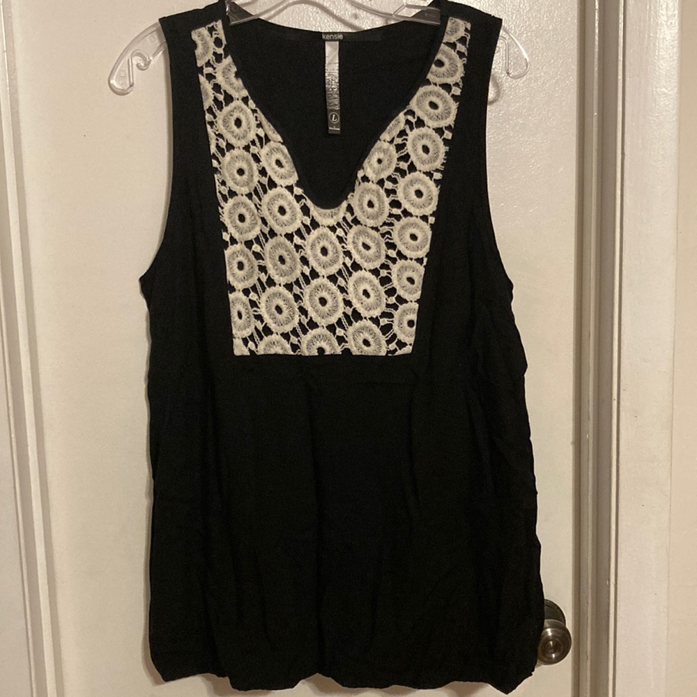 🟦🟦 Kensie Black Tank Top With Lace Neckline (size L) NWT